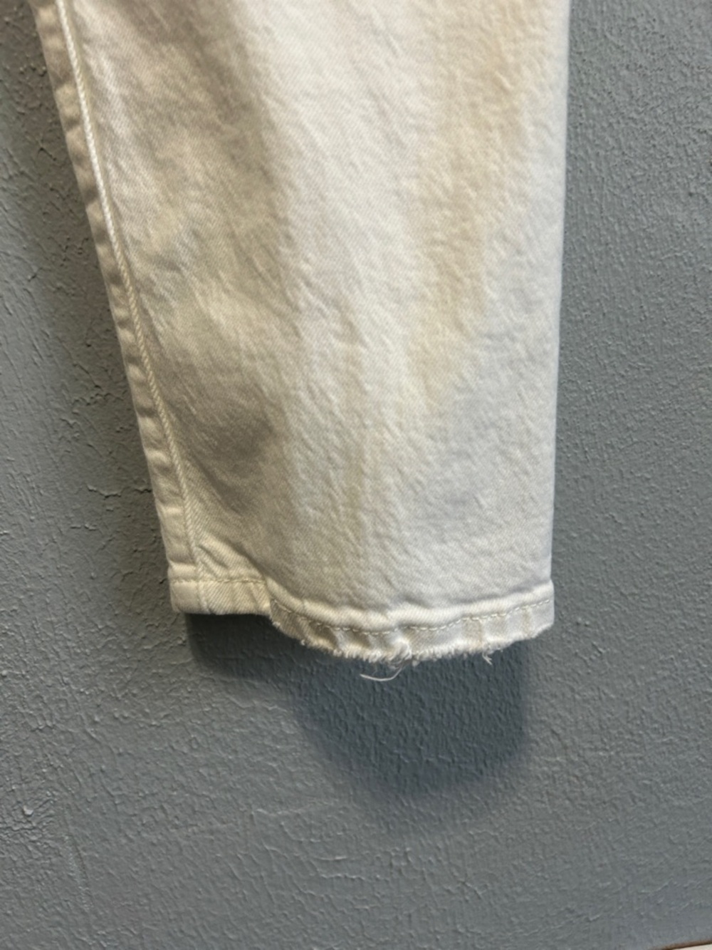 Levi's White Multi Button Straight Jeans Size W32/L28 - Picture 4 of 13